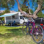 Prázdninový areál Mobile Homes Near In Baska-insel Krk 50071 *