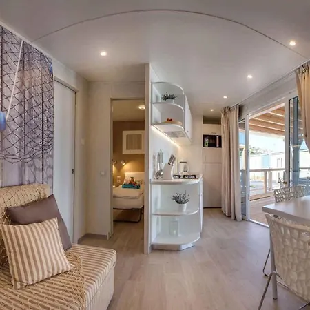 ホリデーパーク Mobile Homes Near In Baska-insel Krk 50071 *